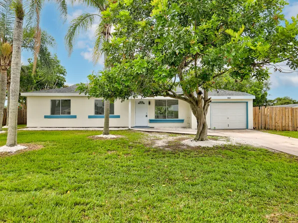 1925 SE Redwing Circle, Port St Lucie, FL 34952