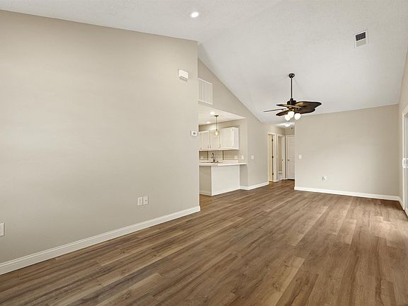 3rd image of 500 Chantilly Dr