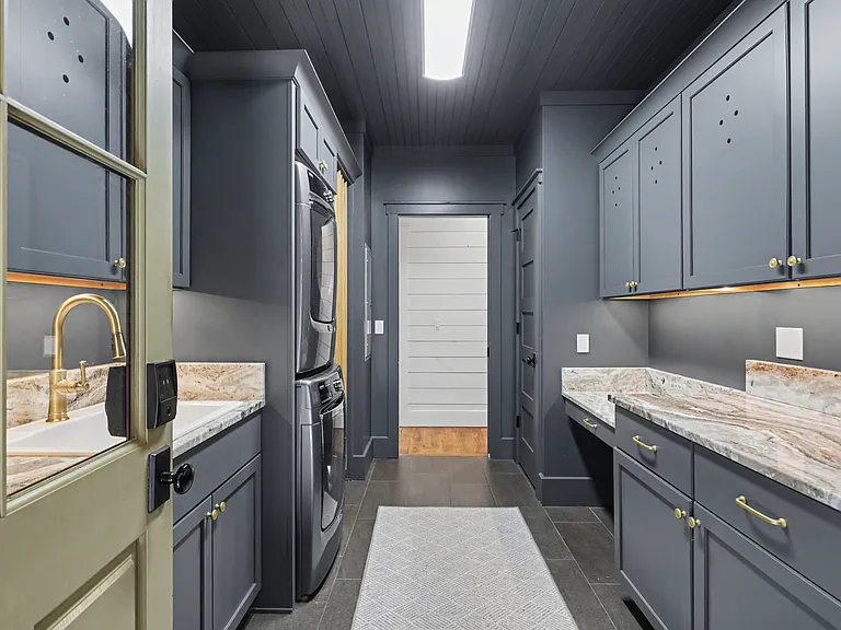 545 Cross Creek Trl — Photo 31