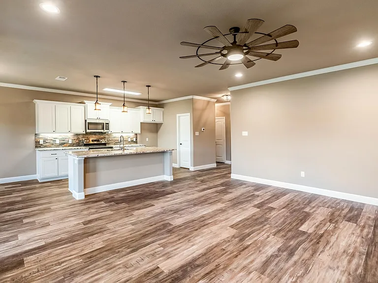 118 Lampassas Dr — Photo 5