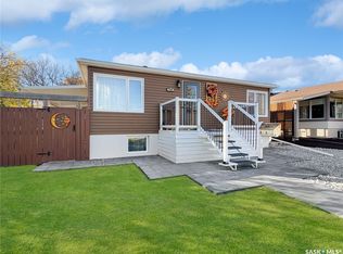 720 6th Avenue NE, Swift Current, SK S9H 2M8