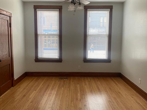 3rd image of 2527 N California Ave #1N