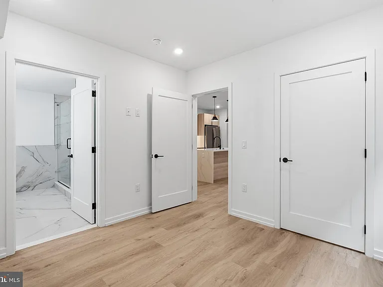 208 Vine St #3E — Photo 11