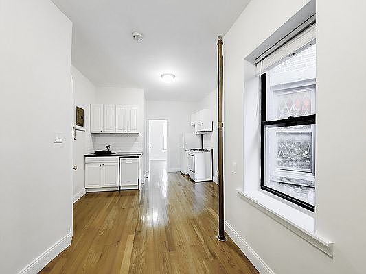 2nd image of 539 W 49th St #5D
