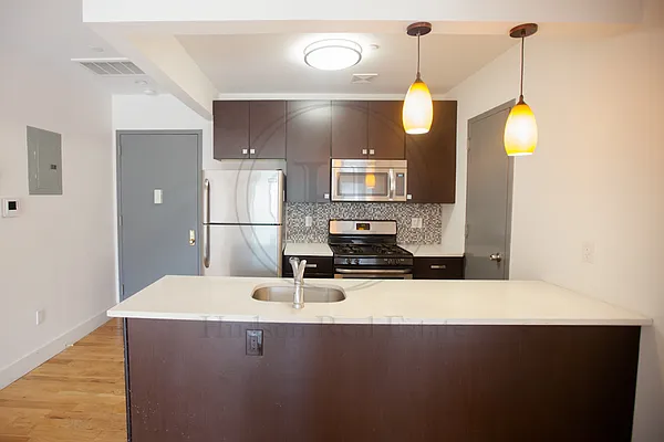 Rented by Hudson Real Estate International LLC | media 2