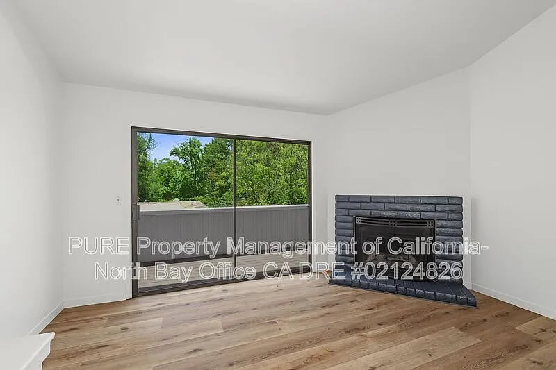 2 bed, 1.5 bath, $2,400 — Photo 4