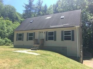 55 Old Petersham Rd, Barre, MA 01005