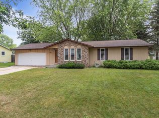 441 Menlo Park Rd, Green Bay, WI 54302