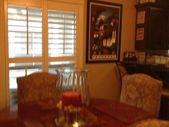 6528 grande bay dining area
