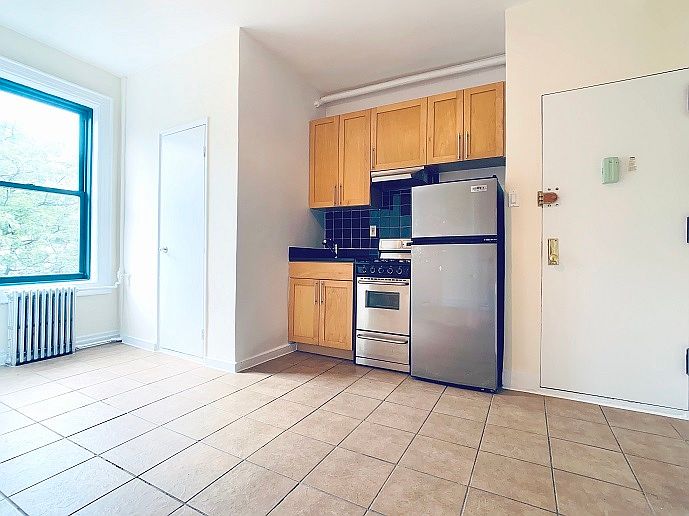 1st image of 83 Macdougal St APT 25