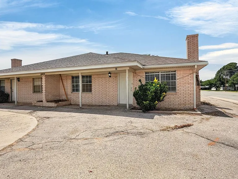 2615 Haynes Dr #B — Photo 1