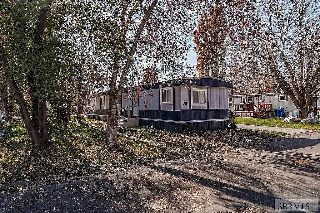 311 Bluebell St — Photo 1