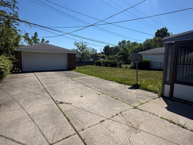 15741 Ellis St — Photo 4
