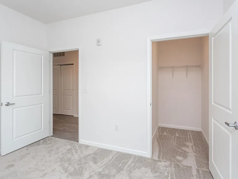 Hidden Creek Apartments — Photo 12