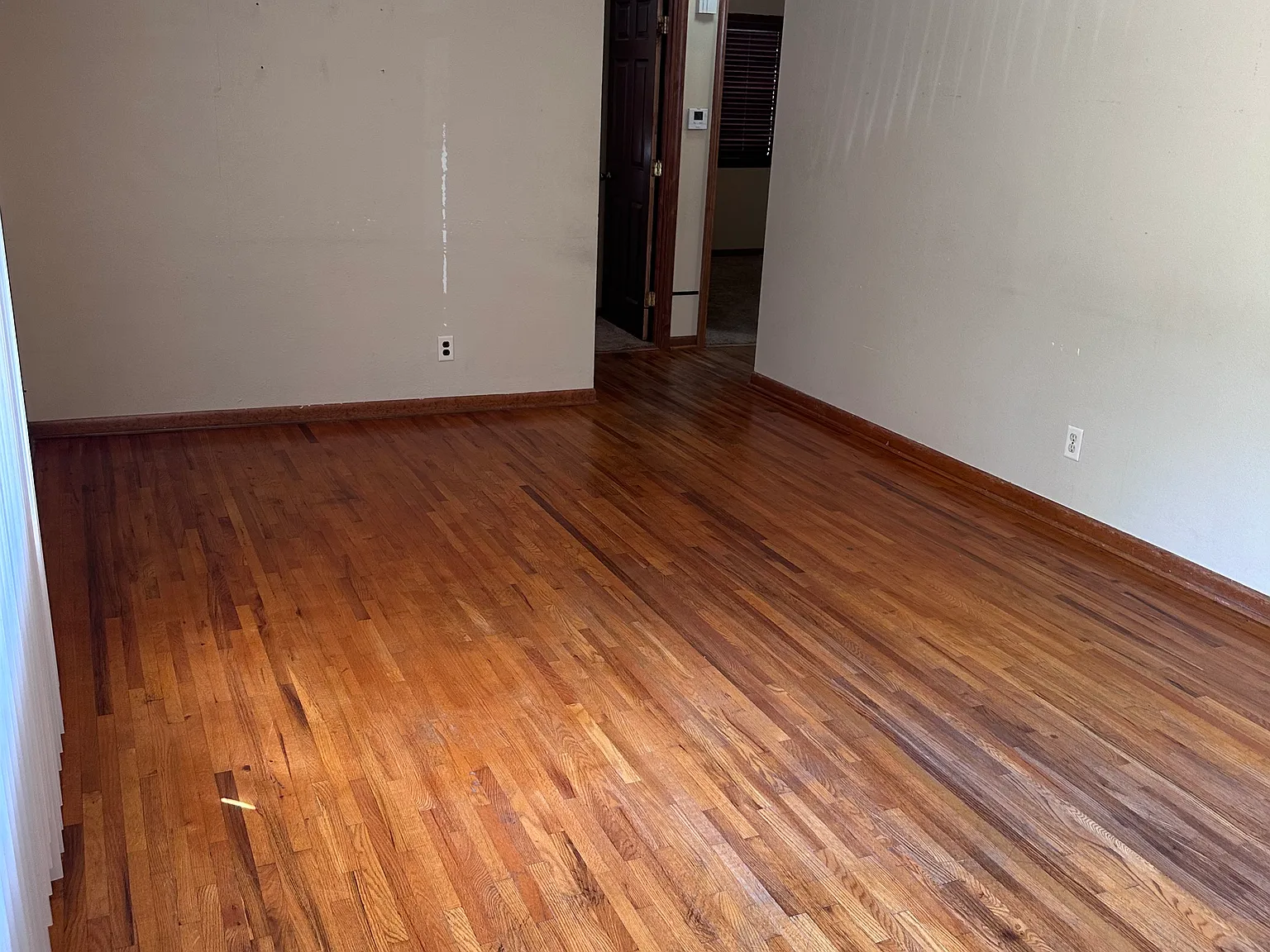 3 bed, 928 sqft, $1,275 — Photo 2