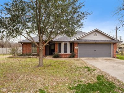 704 N Wilson St, Kaufman, TX, 75142