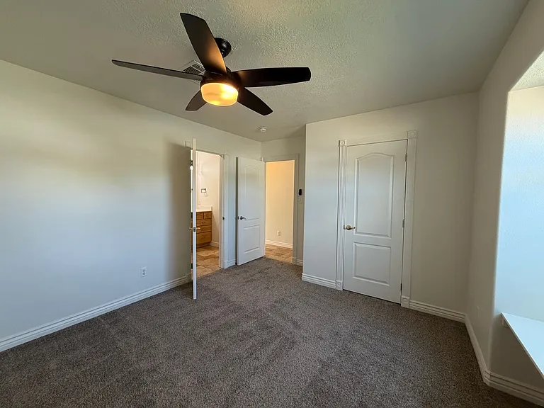 135 N 350 W — Photo 29
