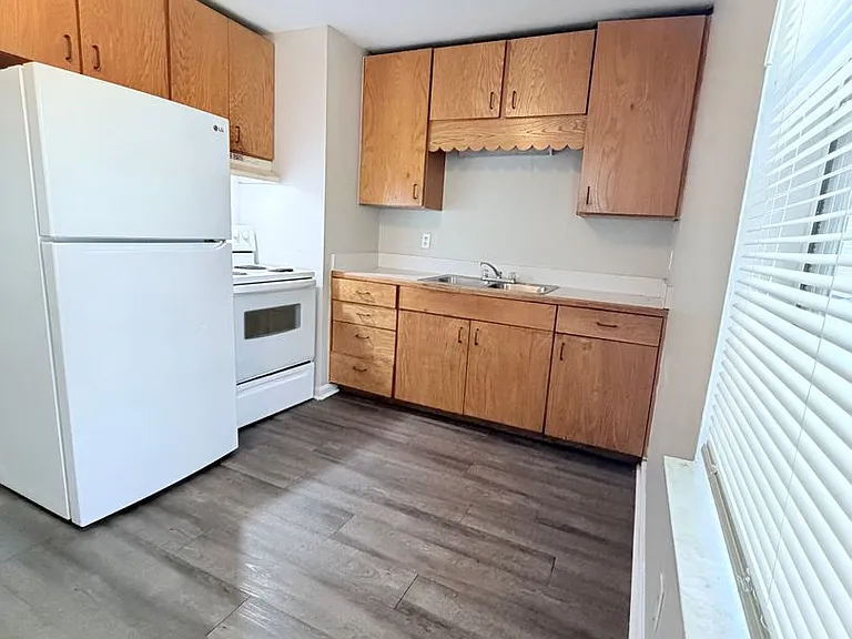 4830 Ruthenia Rd — Photo 10