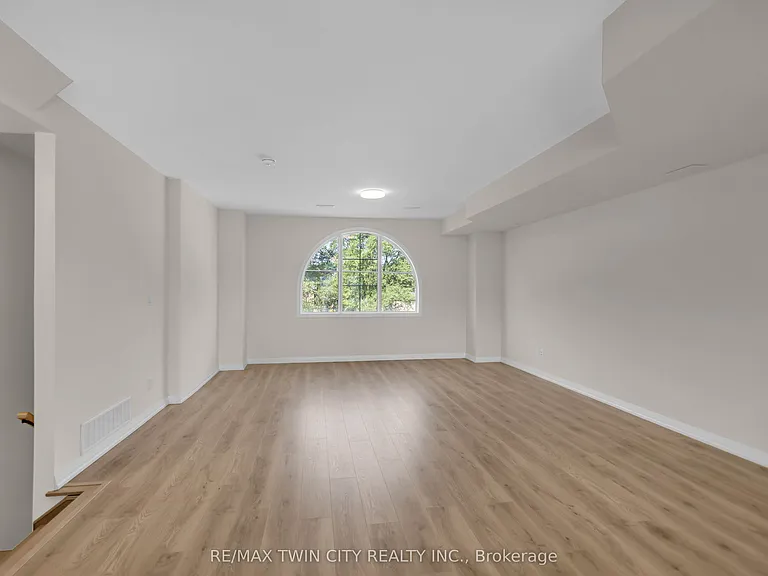 677 Park Rd N #17 — Photo 15