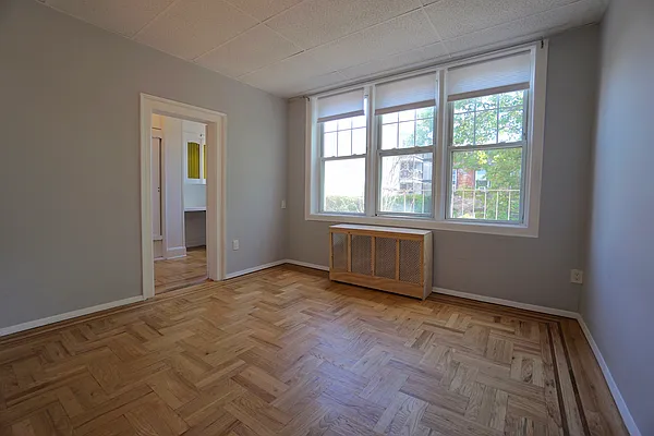 Rented by Dixon Advisory USA Inc. | media 12