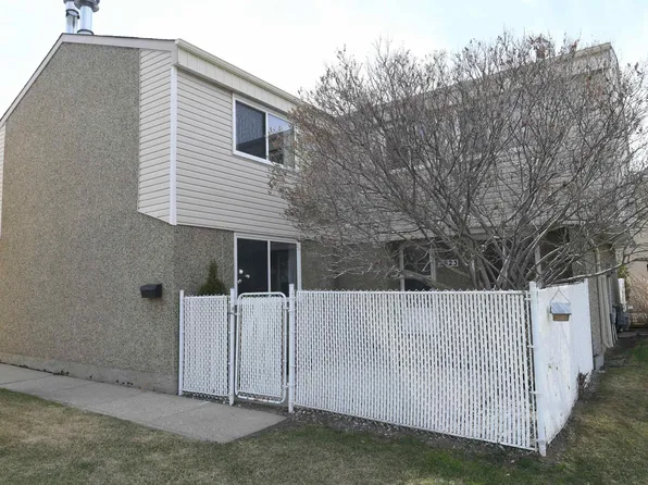 5823 Riverbend Rd NW, Edmonton, AB T6H 5A8