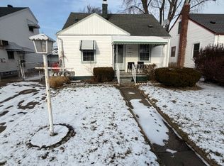 17465 Ivanhoe St, Roseville, MI 48066