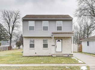 28076 Schram St, Roseville, MI