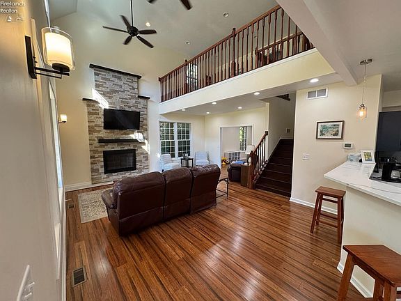 4th image of 115 Beech Rd