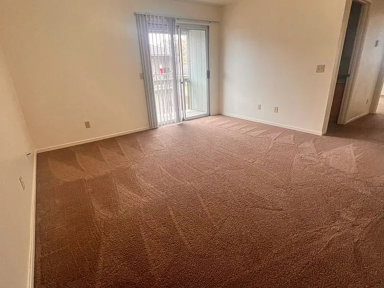 1330 Haven Ln — Photo 4