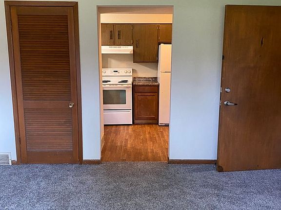 5th image of 1106 N Brobst St APT 1