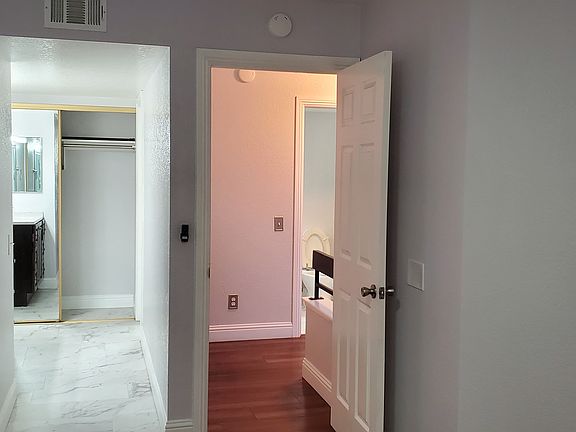 4th image of 220 E Grant St Unit 51