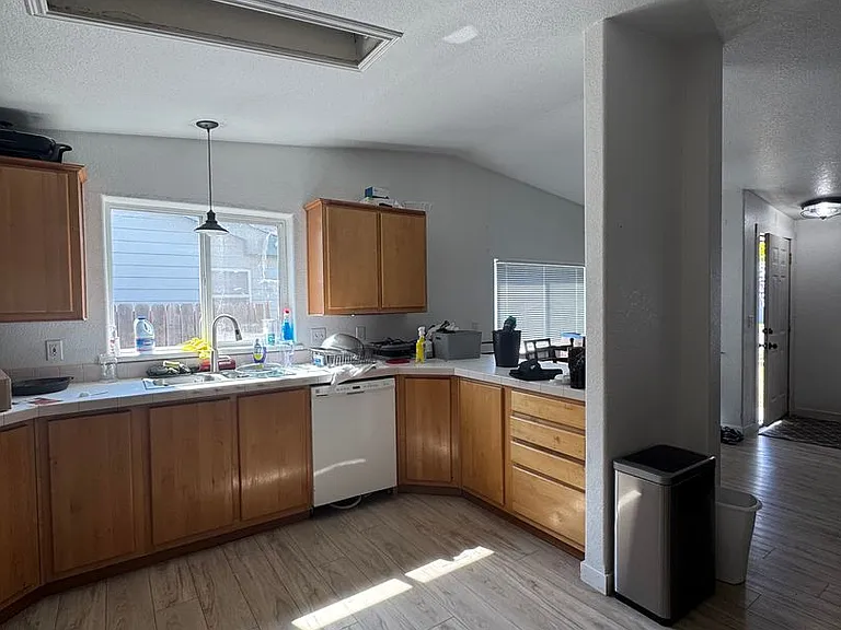 408 Alpine Dr — Photo 7