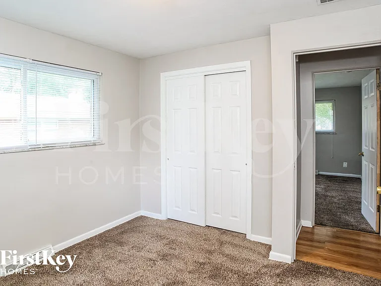 5564 Northland Rd — Photo 12