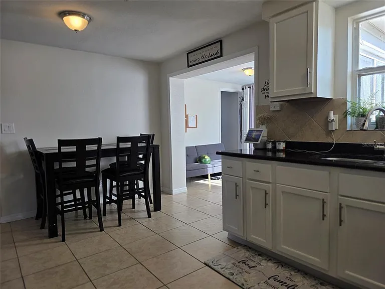 4823 Longwood Ave — Photo 14
