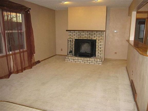 5th image of 620 Home Acres Ave