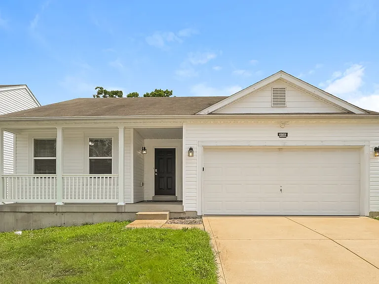 1202 Liberty Xing — Photo 1