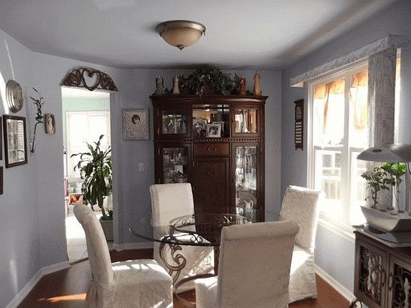 3rd image of 1238 Woodcrest Ct