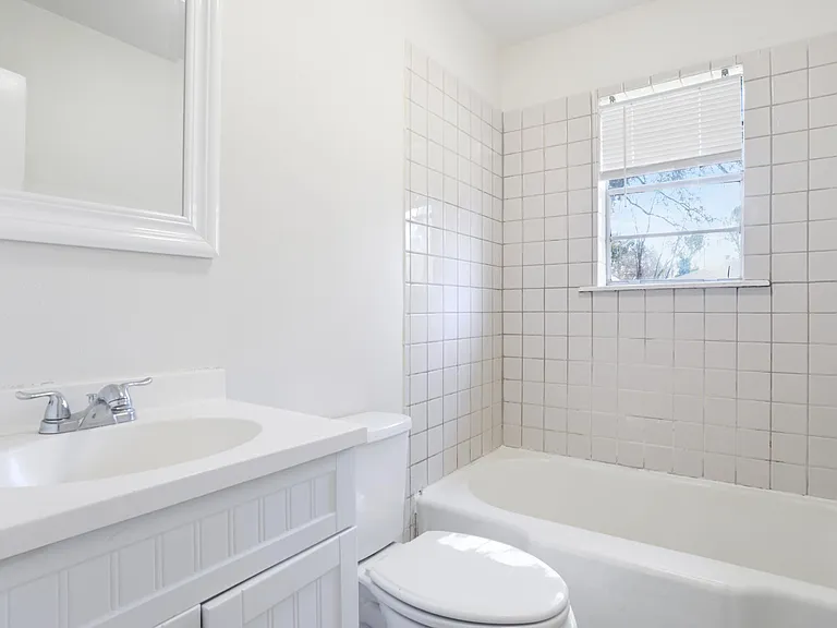2402 Louisiana Ave — Photo 9