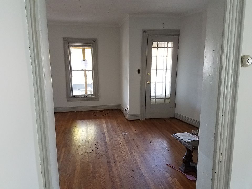 2nd image of 198 E 3rd St #101