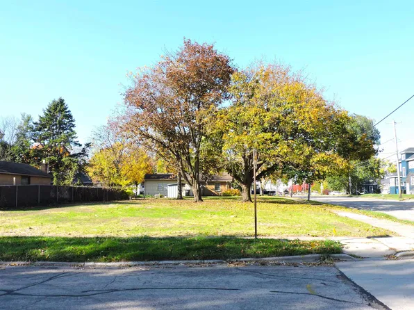 1739 Mount Vernon St, Oshkosh, WI 54901