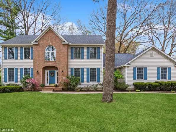 4326 White Pine Cir, Saint Joseph, MI 49085