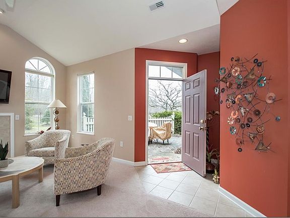 4th image of 246 Sandover Dr