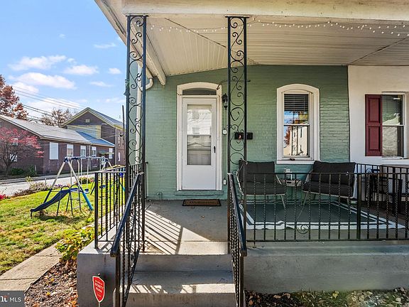 3rd image of 30 S Diamond St
