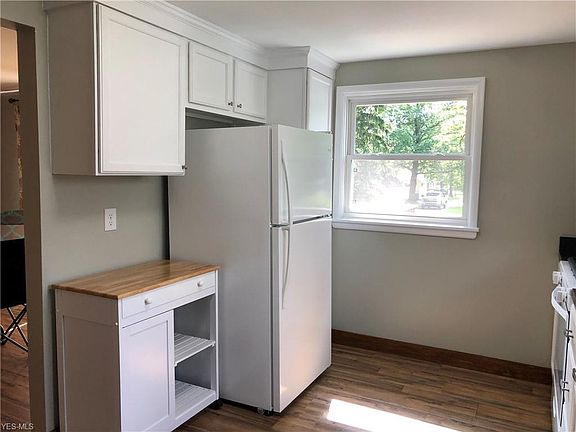 5th image of 314 West St