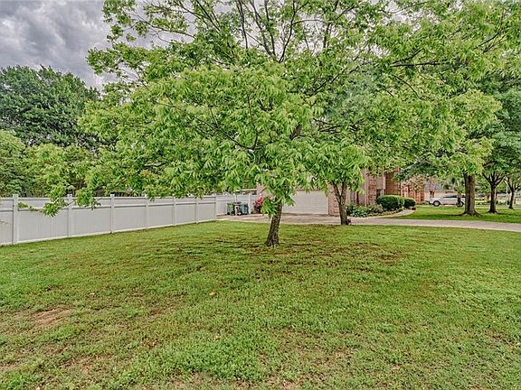 3rd image of 4209 Hideaway Dr
