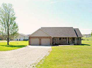 202 Hillside Loop, Marshfield, MO 65706