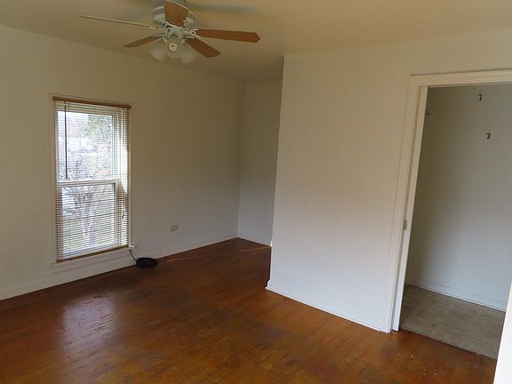2nd image of 207 Buck St APT 3