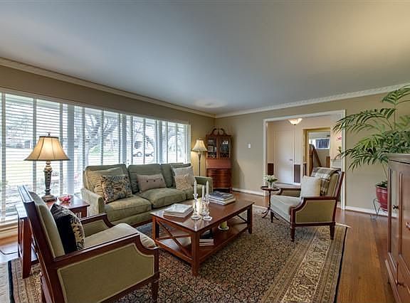 3rd image of 6628 Greenwich Ln