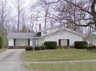 4519 Carsten Ln, North Olmsted, OH
