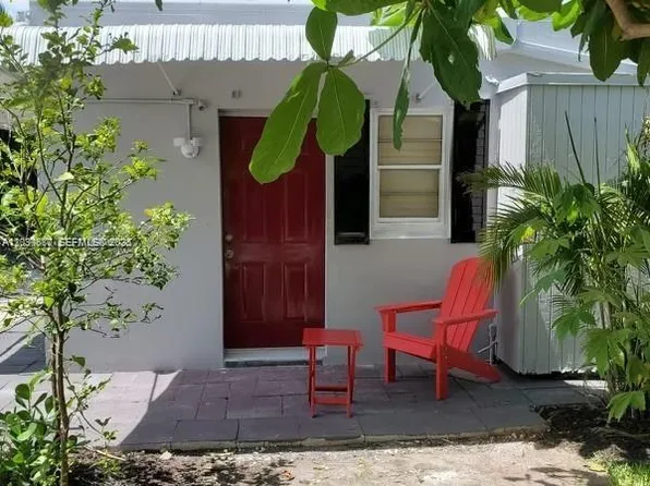 243 SW 14th St, Dania, FL 33004